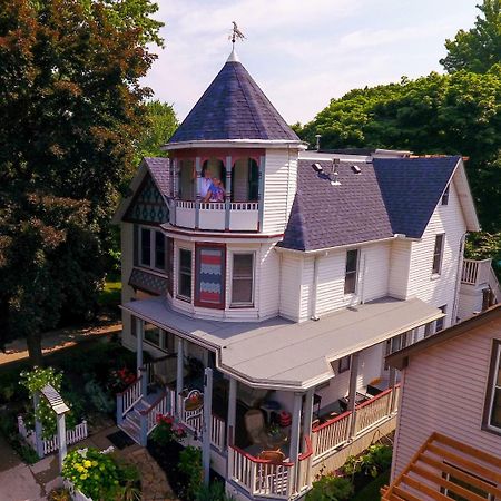 Bondy House Bed & Breakfast Amherstburg 外观 照片