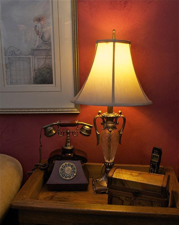 Bondy House Bed & Breakfast Amherstburg 外观 照片
