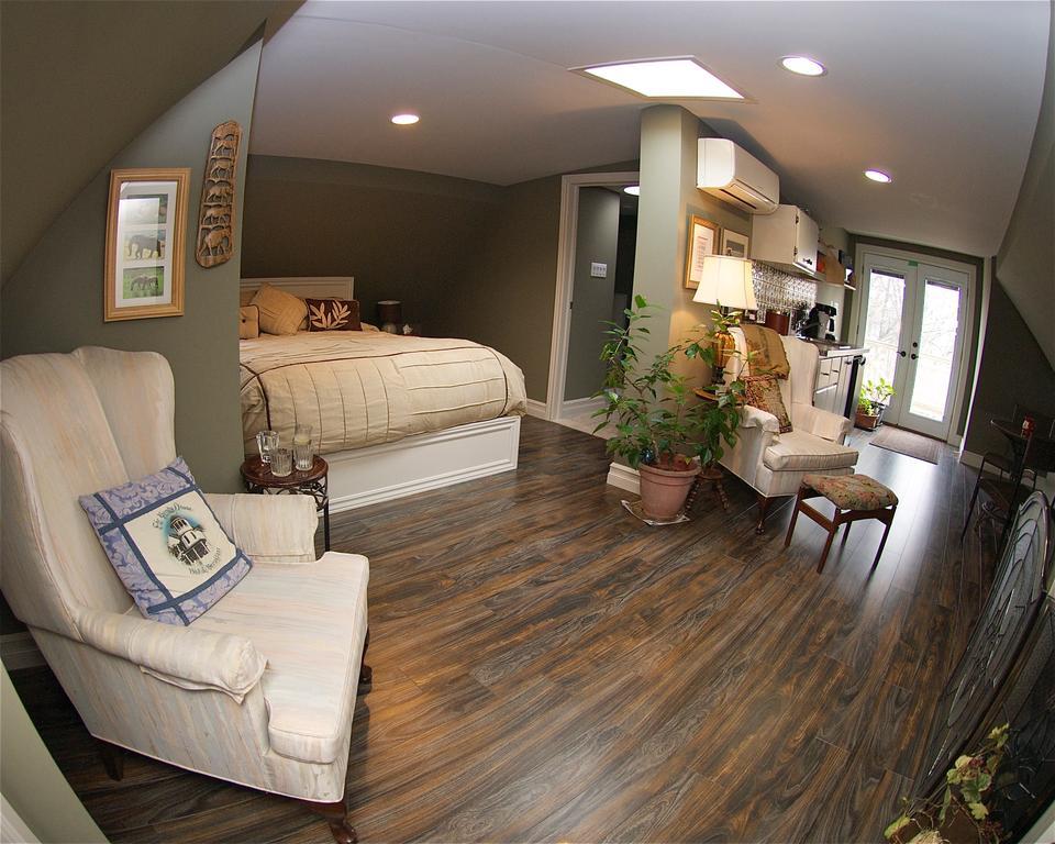 Bondy House Bed & Breakfast Amherstburg 外观 照片