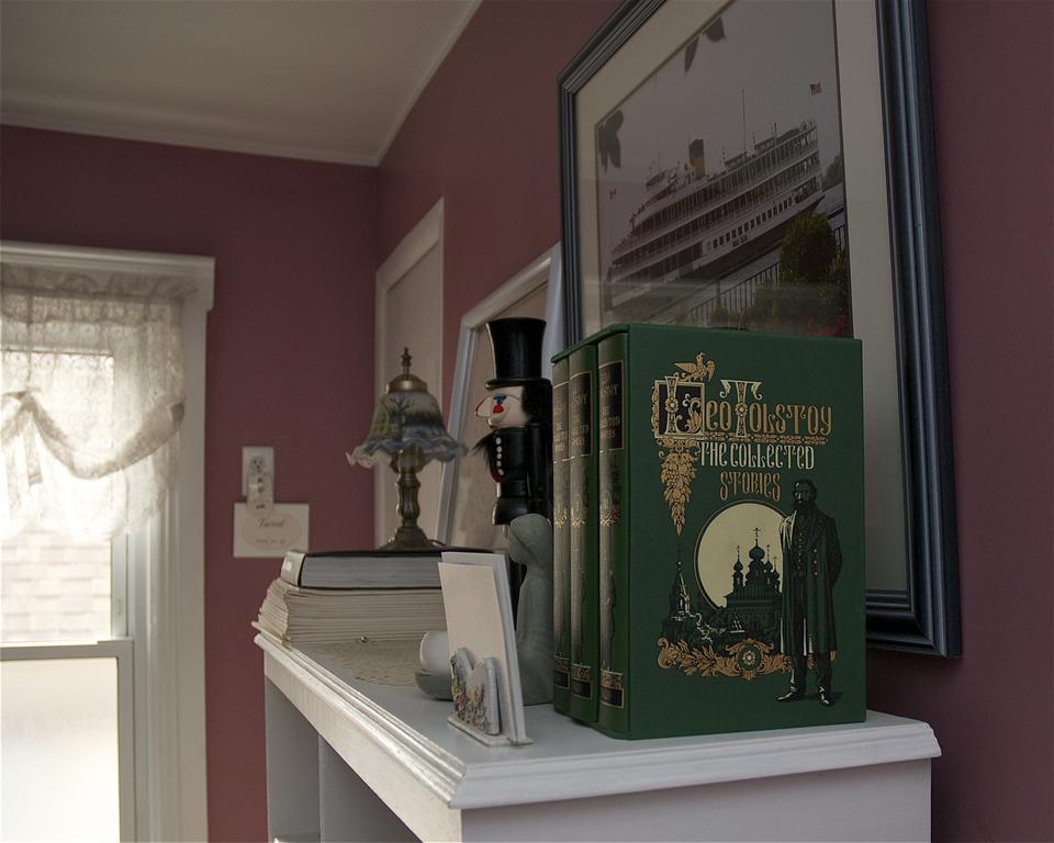 Bondy House Bed & Breakfast Amherstburg 外观 照片