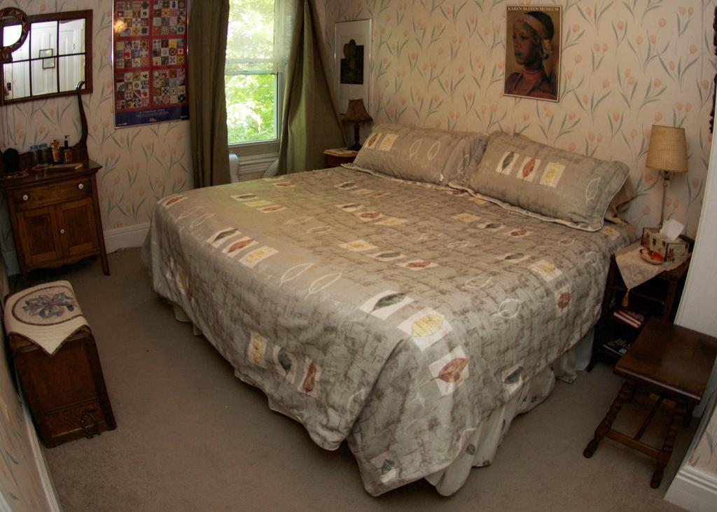 Bondy House Bed & Breakfast Amherstburg 外观 照片