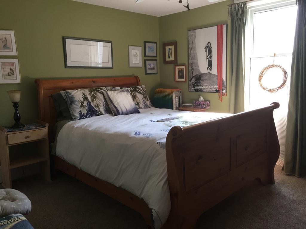 Bondy House Bed & Breakfast Amherstburg 外观 照片