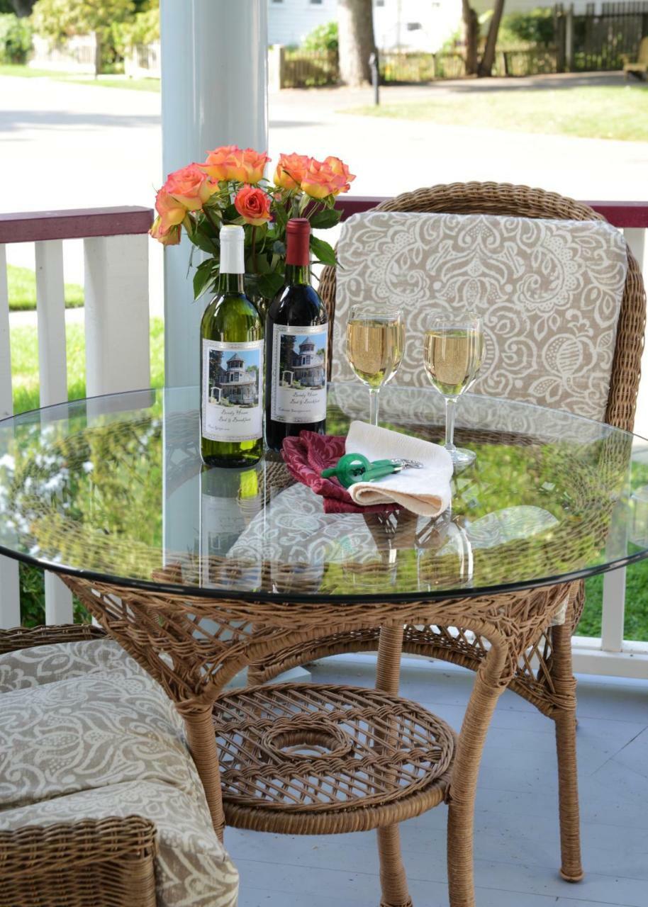 Bondy House Bed & Breakfast Amherstburg 外观 照片
