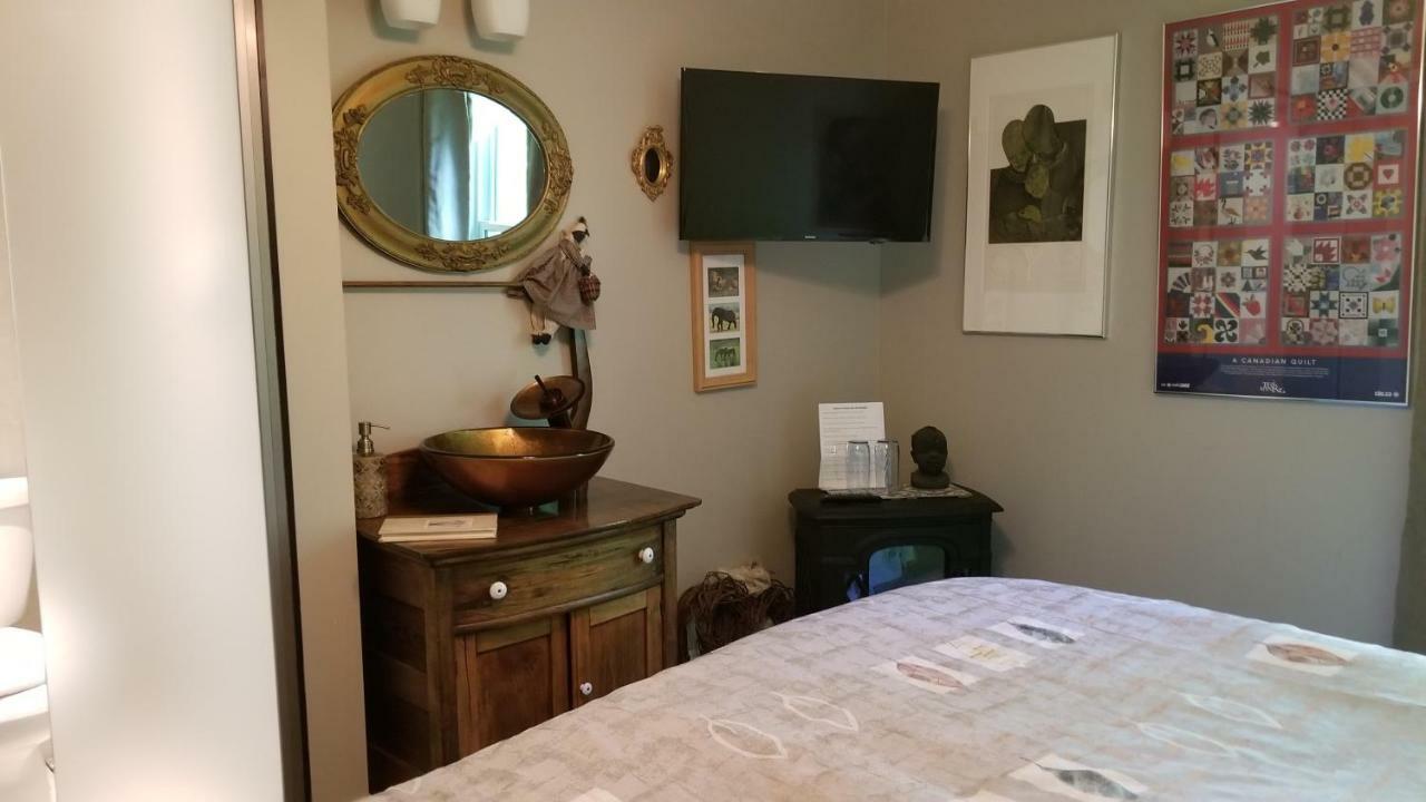 Bondy House Bed & Breakfast Amherstburg 外观 照片